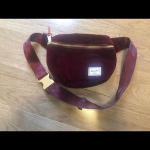 Herschel velvet hip pack